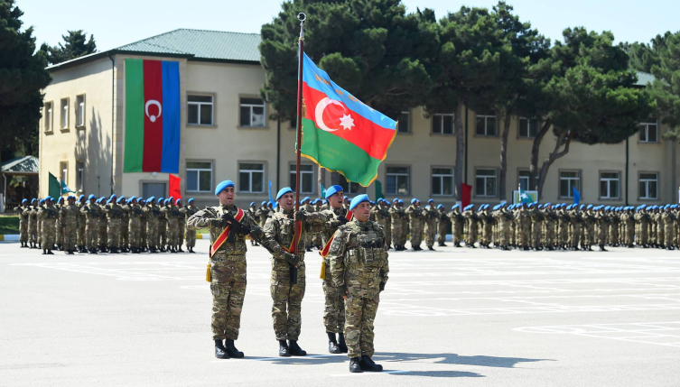 Azerbaycan Ordusu 107 yaşında